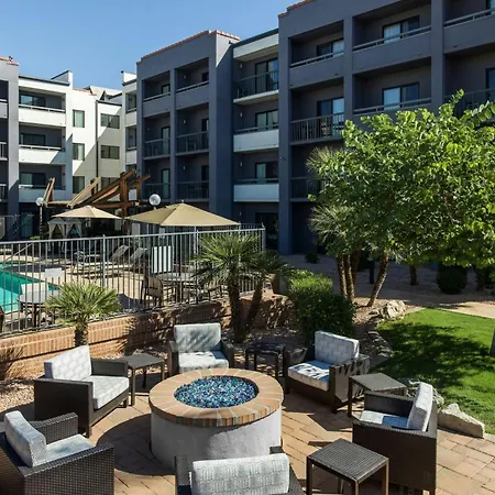 Courtyard By Marriott Phoenix Airport-2