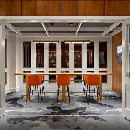 Courtyard By Marriott Calgary South-2