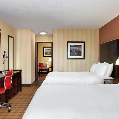 Four Points By Sheraton Hotel & Suites Calgary West-3