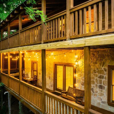 Pet Friendly, Sauna, Jacuzzi Suites, Hot Tub, Dollywood, Game Room, Sleeps 14-2