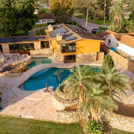Luxury Lakefront 100,000 Gal Pool Villa - Orlando-3