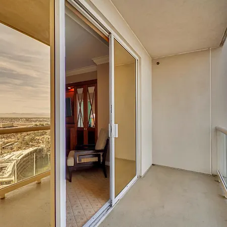 Kintsugi Retreat-Condo-Stripview-No Resort Fee-2