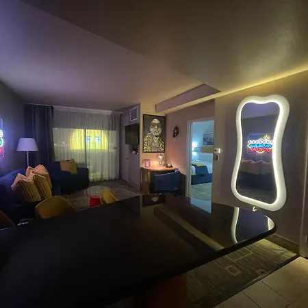 Sphere In 4K - Vintage Vegas Condo With Sphere And Strip Views!-2