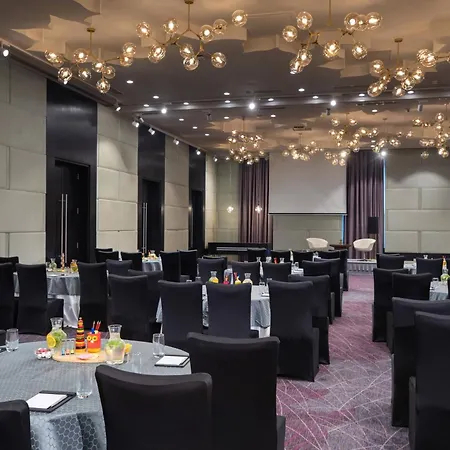 Renaissance Bengaluru Race Course Hotel-3