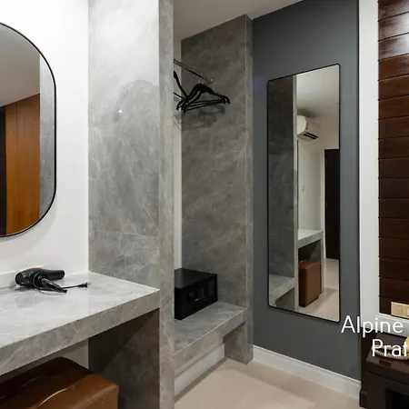 Alpine Boutique Pratunam-3