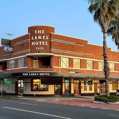 The Lakes Hotel, Rosebery-2