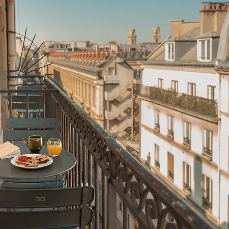 Hotel Du Savoir-2