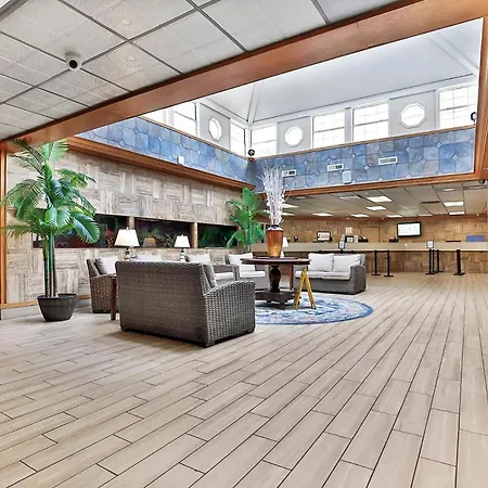 Ocean Annies Resort! Beachfront 2 Bedroom-2