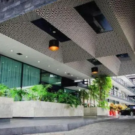 Hotel Portonovo Plaza Expo-2