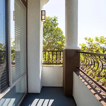 Landmark Property Management West La Apartments-3