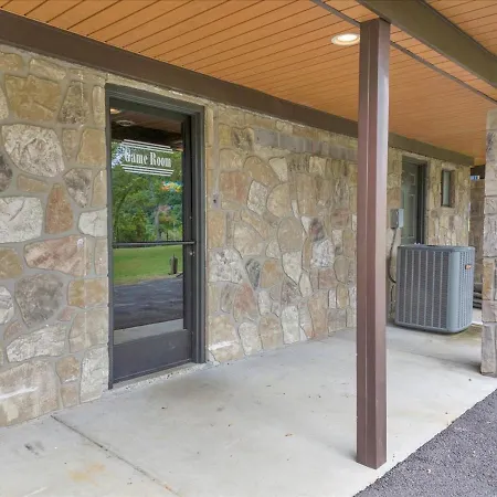 Studio Cabin With Loft Near Smoky Mountains-3
