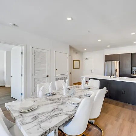 One Lux Stay - Hollywood-2