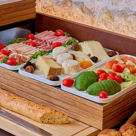 Le Relais Saint Honore-3