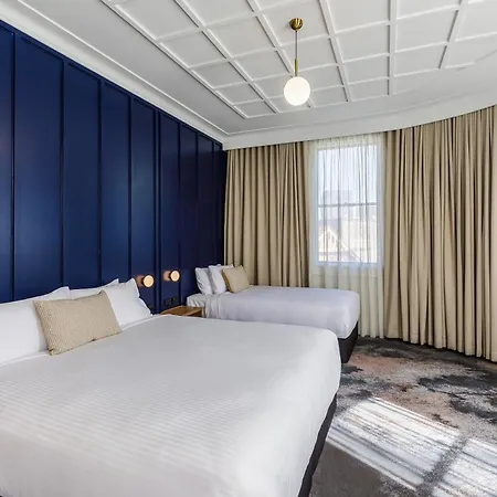 Royal Exhibition Hotel-2