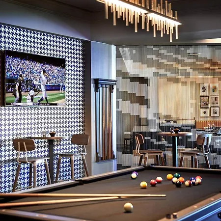 Renaissance Los Angeles Airport Hotel-2