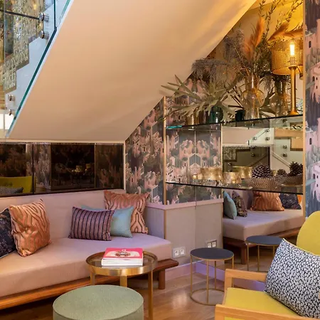 Hotel Jardin De Cluny-2