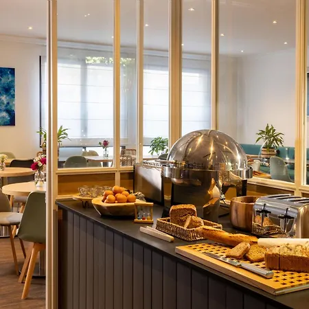 Hotel Paris Louis Blanc-2
