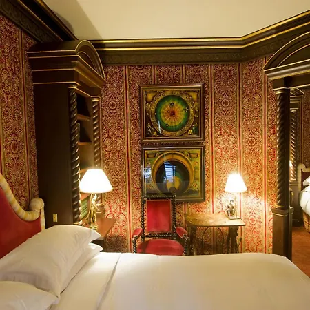 L'Hotel-2