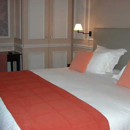 Hotel De L'Universite-2
