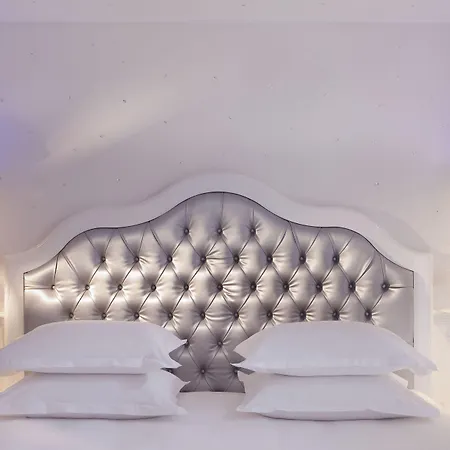 Le Petit Beaumarchais Hotel & Spa-3