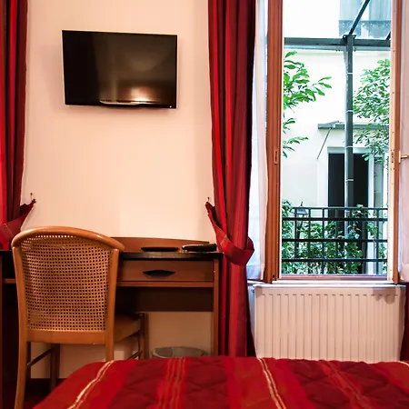 Hotel Des Deux Avenues-3