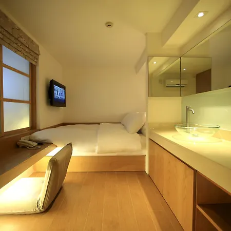 Silom One-2
