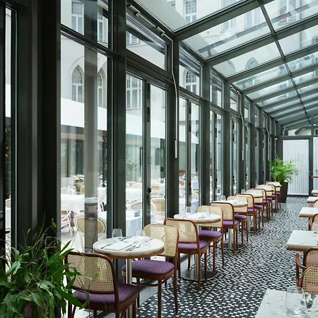 Roomers Berlin Steinplatz, Autograph Collection-3