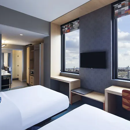 Aloft By Marriott Long Island City-Manhattan View-2