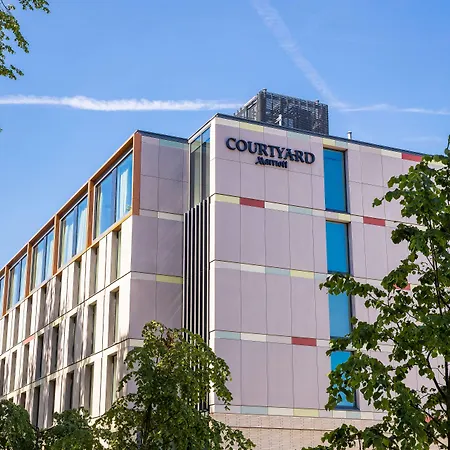 Courtyard By Marriott Edinburgh West-3