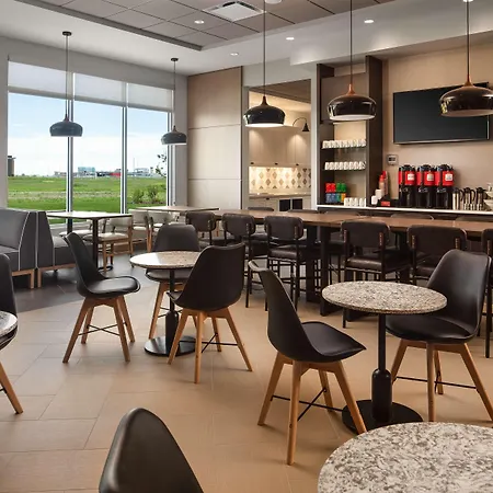 Hyatt Place Calgary Airport-2