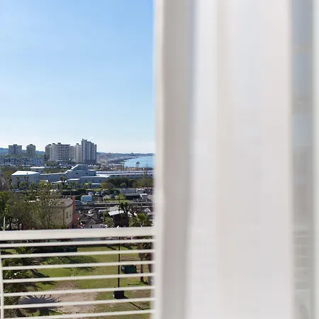 Universal Hotel & Homes-3