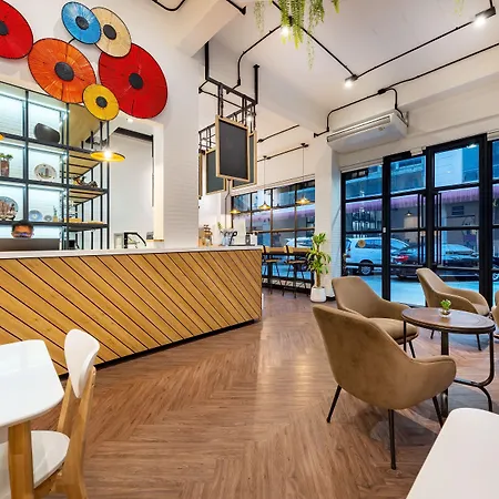 Siam Subway Hostel And Cafe-2