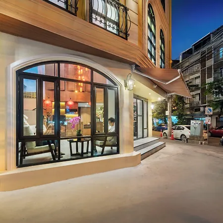 Phra Nakhon Poshtel-3