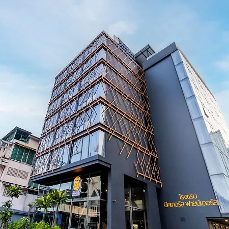 Seekers Finders Rama IV Hotel Surestay Collection By BW-2