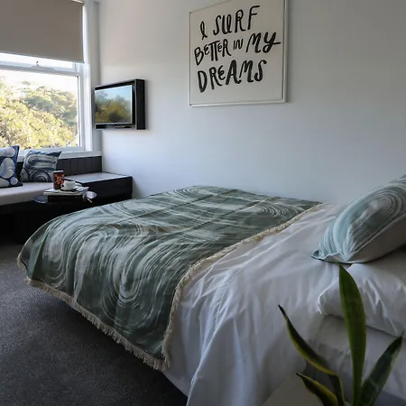 Barrys Beach Road Hotel-3