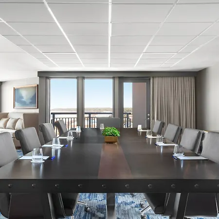 Delta Hotels By Marriott™ Virginia Beach Waterfront Suites-3