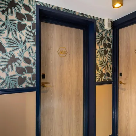 Hotel Maxim Folies-2