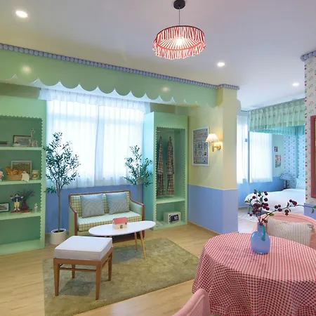 Kitsch Hotel-2