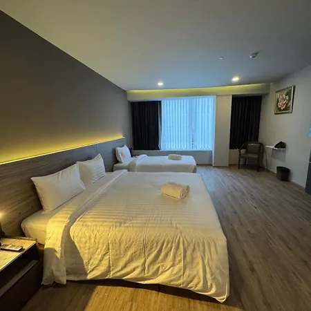 Manhattan Hotel Bangkok-2