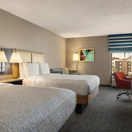 Hampton Inn Tropicana-3