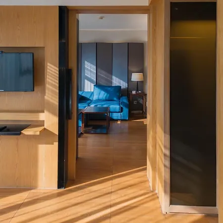 Arcadia Suites Ploenchit Bangkok-3