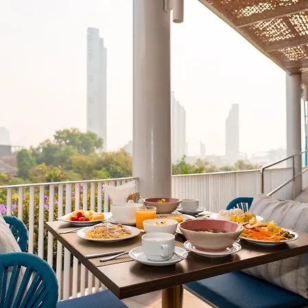 Away Bangkok Riverside Kene-2