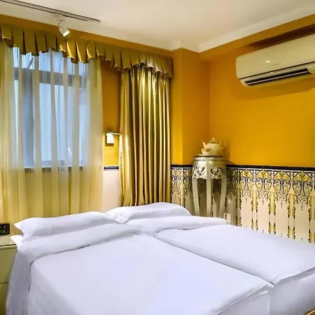 Happy Family Hotel-2