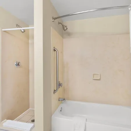 Comfort Suites Near Universal Orlando Resort-3