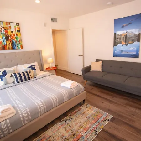 Los Angeles Premium City Suites - Free Secured Parking-2