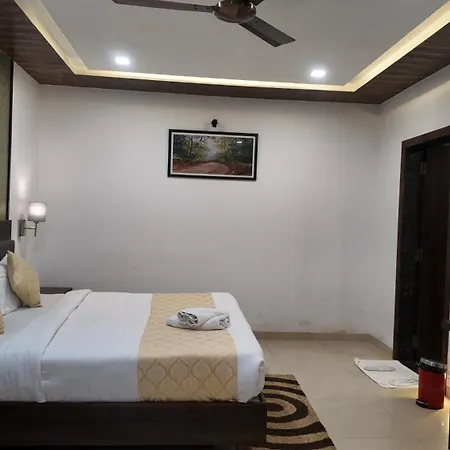 Mountain Breeze Resort, Mahabaleshwar-3