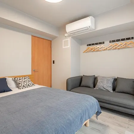 Across Akihabara-2
