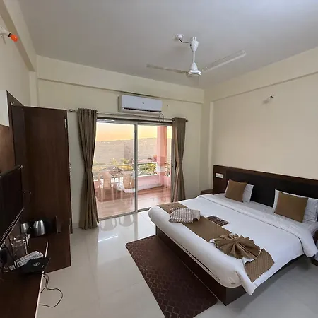 Hotel Mahabaleshwar Mount View-3