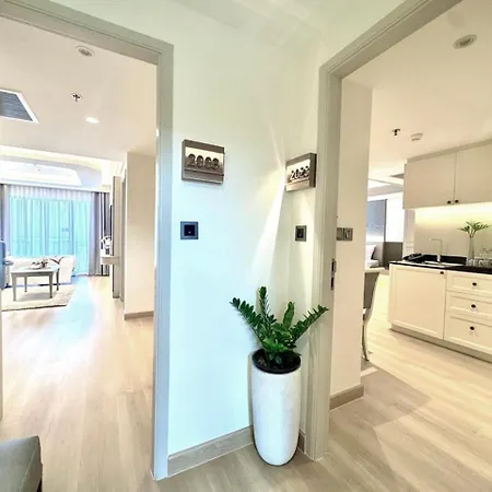 Centre Point Sukhumvit 10-3