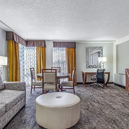 Doubletree By Hilton Milwaukee Downtown-3